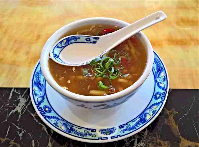 CNY-soupe-8-tresors-une-pixabay bol de soupe chinoise et cuillère