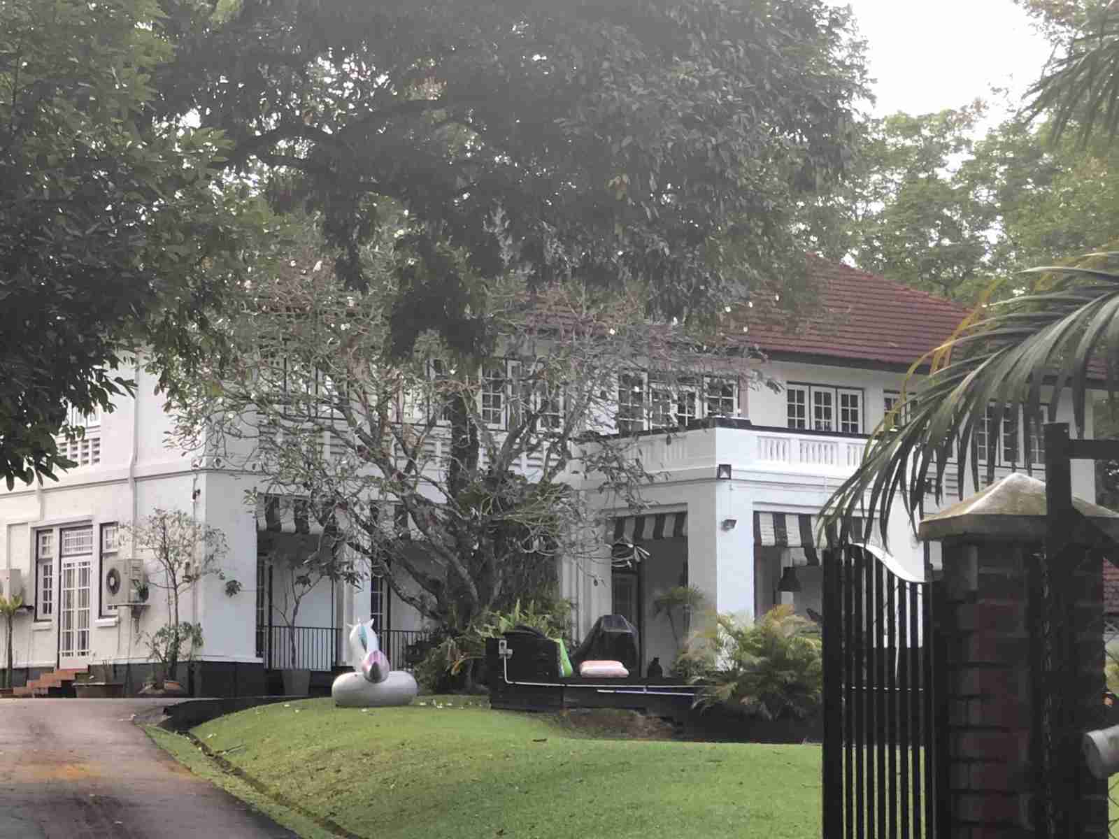 Une maison black and white à Singapour