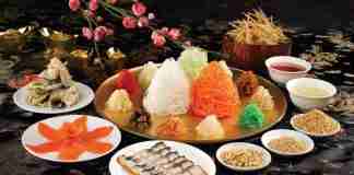 ingrédients colorés de la salade Yusheng, spécialité du Nouvel An chinois Singapour