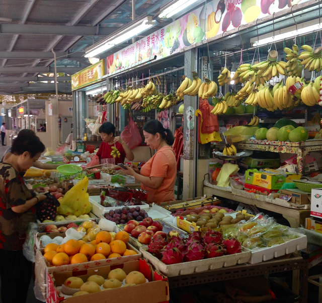 étal de fruits à Whampoa market Singapour