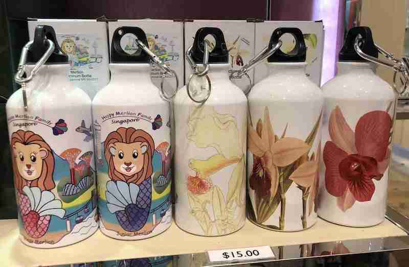 Thermos décorés Merlion et Orchidees-Que rapporter de Singapour