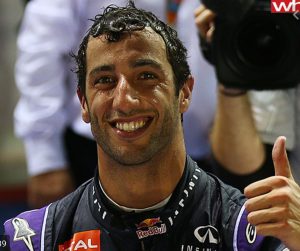 le pilote Ricciardo et son cou incroyable
