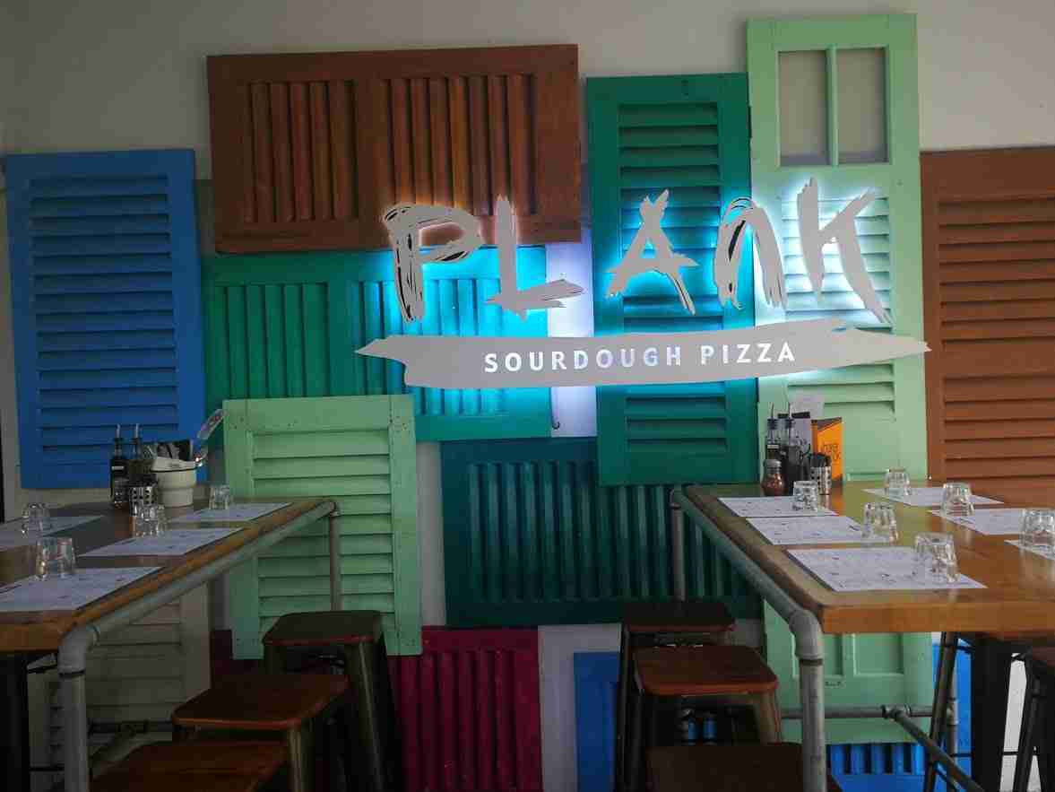 Restaurant et pain chez Plank à Serangoon Garden