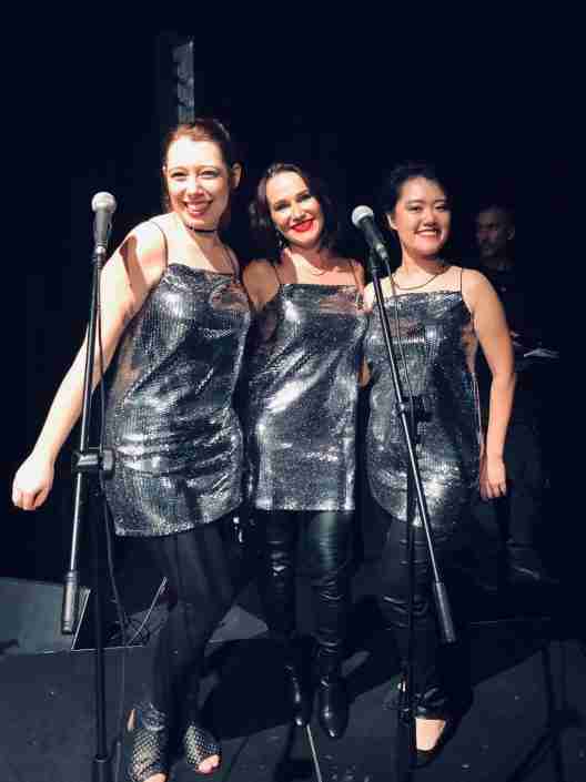 Choristes spectacle Johnny-Nathalie Ribette-Singapour Live