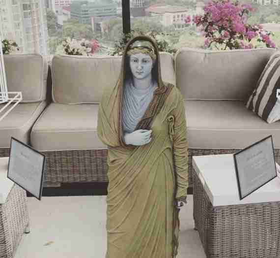 Pompei en ligne. Livie.Une statue dans votre salon à Singapour.