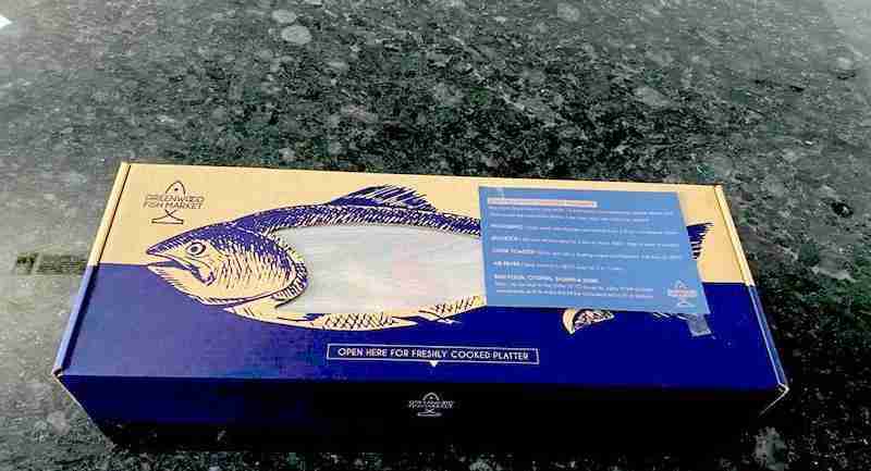 Homard grillé livré dans une grande boite - Greenwood Fish Market Singapour